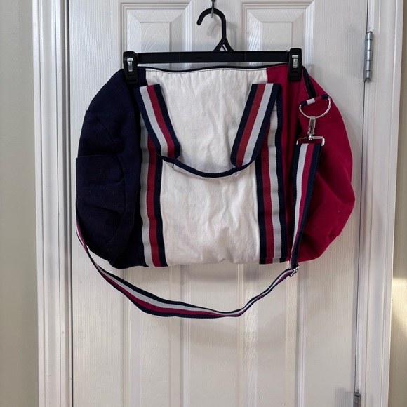Tommy Hilfiger Classic Spell Out Canvas Duffle Bag - Picture 8 of 9